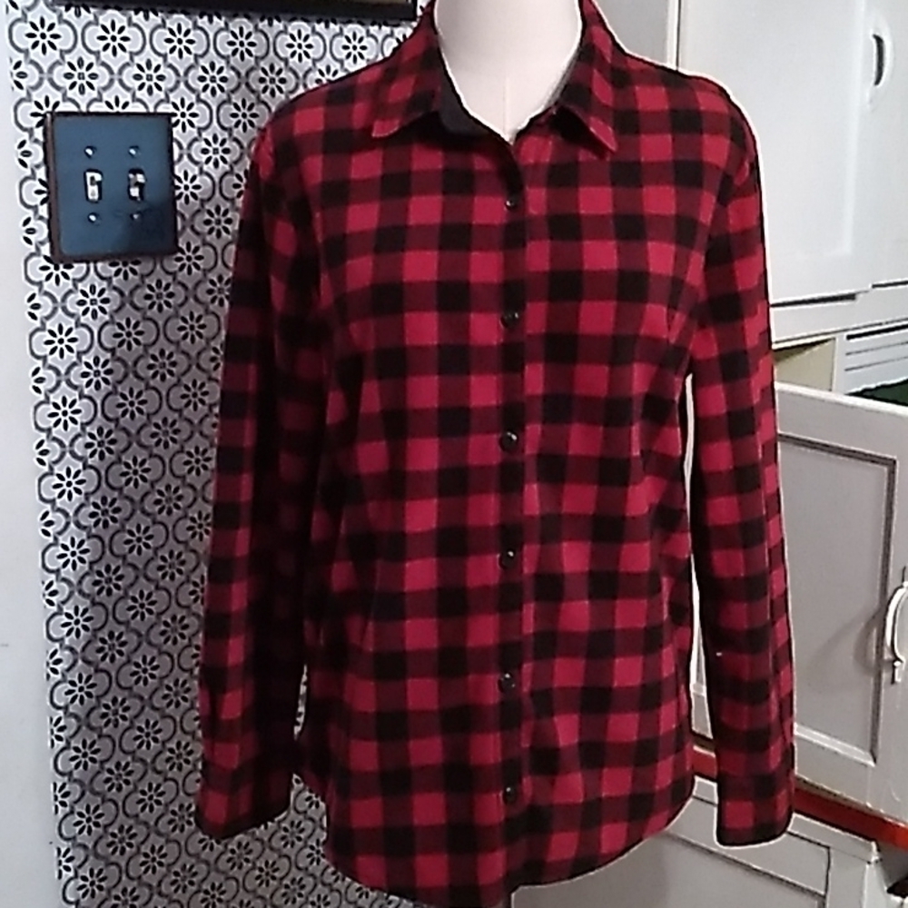 Lee medium thick red black buffalo plaid shirt